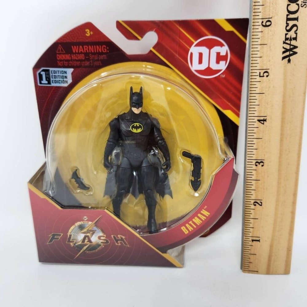 DC The Flash Movie BATMAN Figure with Accessories 4'' First Edition - Picture 8 of 9